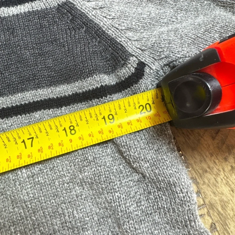 Oscar de la Renta Gray and Black Zip-Up Sweater